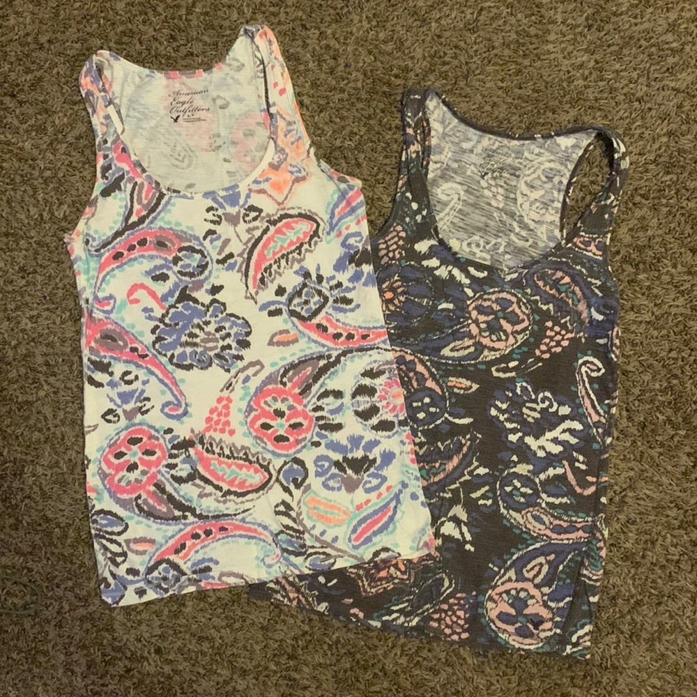 2 American eagle tank tops so
